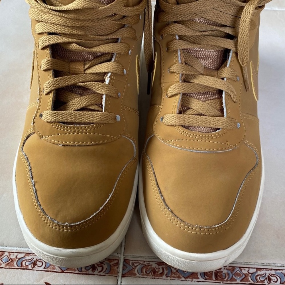 Nike high tops - Picture 2 of 6
